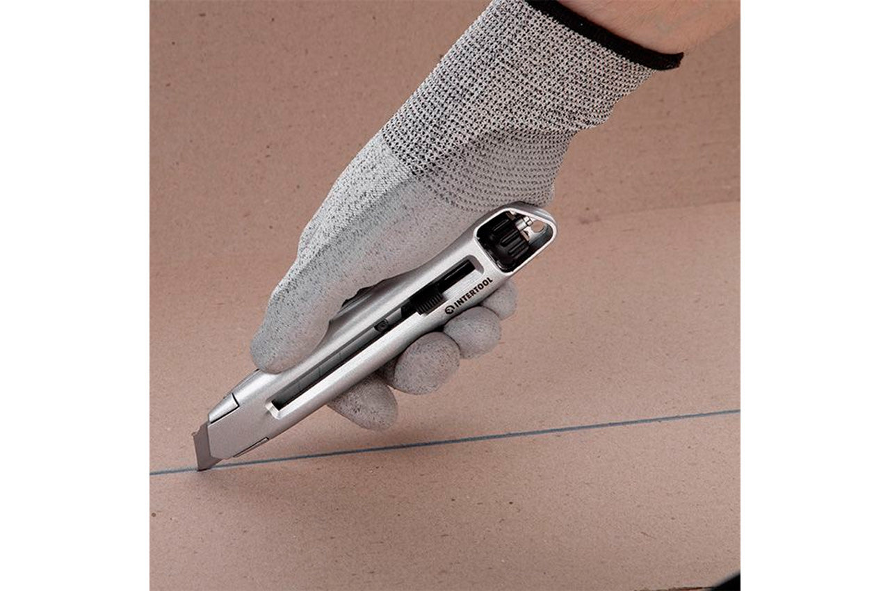 Нож Intertool - 18 мм двойной фиксатор, металлический