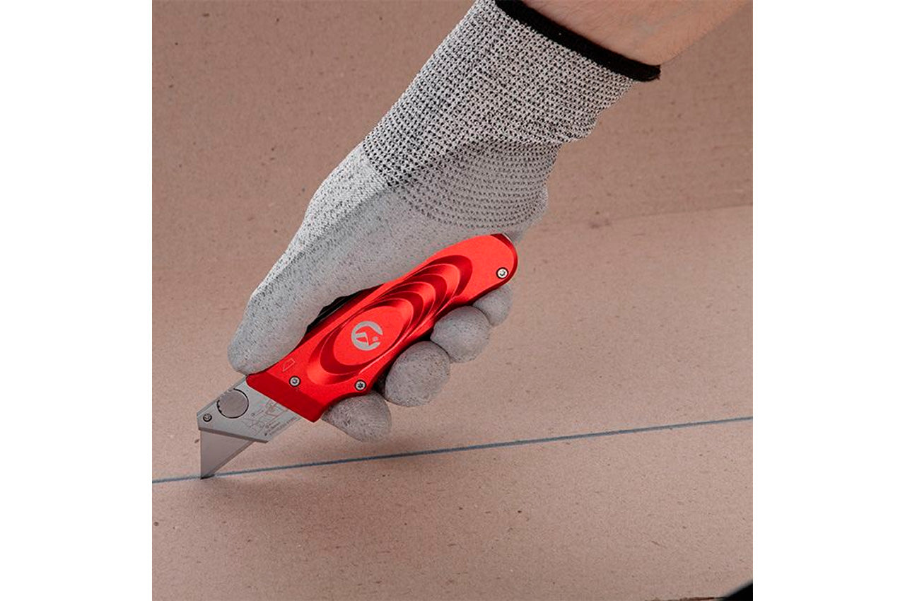 Нож Intertool - трапециевидный, металлический + 5 лезвий