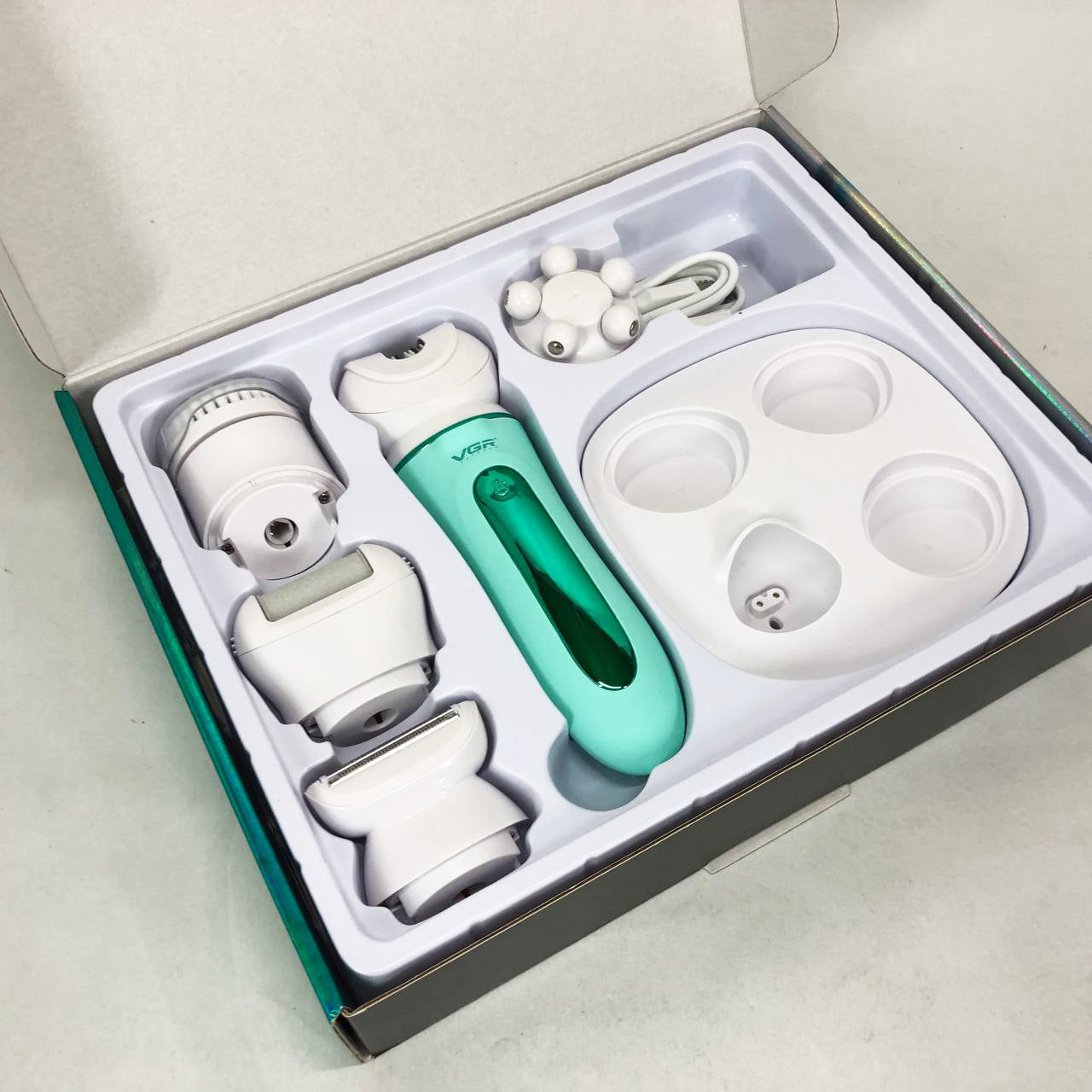 Эпилятор VGR 5 в 1 V-751, 5 насадок. Цвет: зеленый