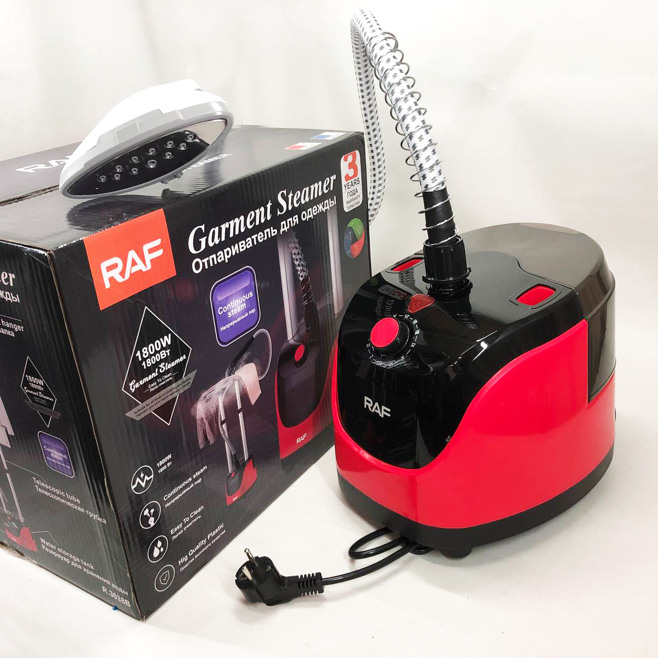 Отпариватель вертикальный для одежды со стойкой RAF R.3038 1800 W. Цвет: красный