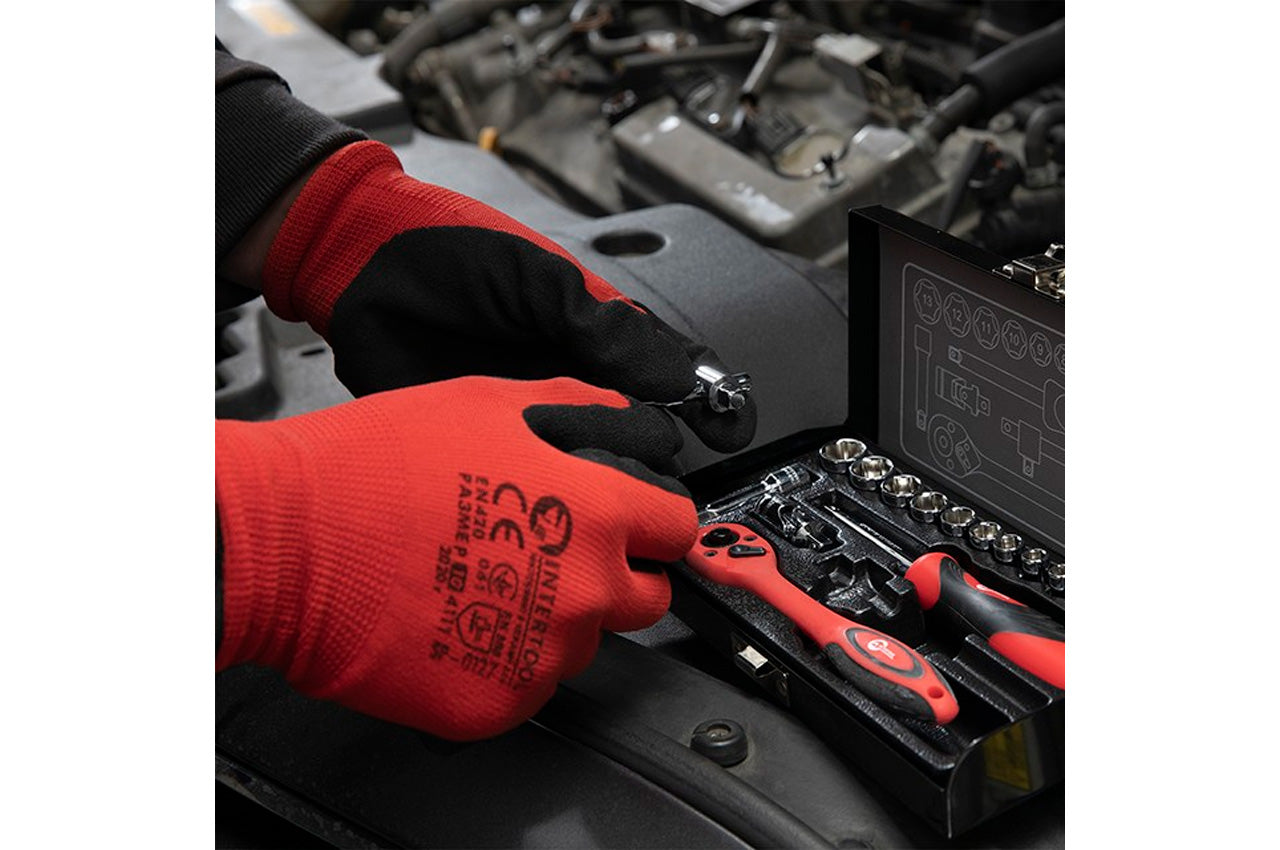 Перчатки Intertool - нитриловые пористая 10" (красно-черная)