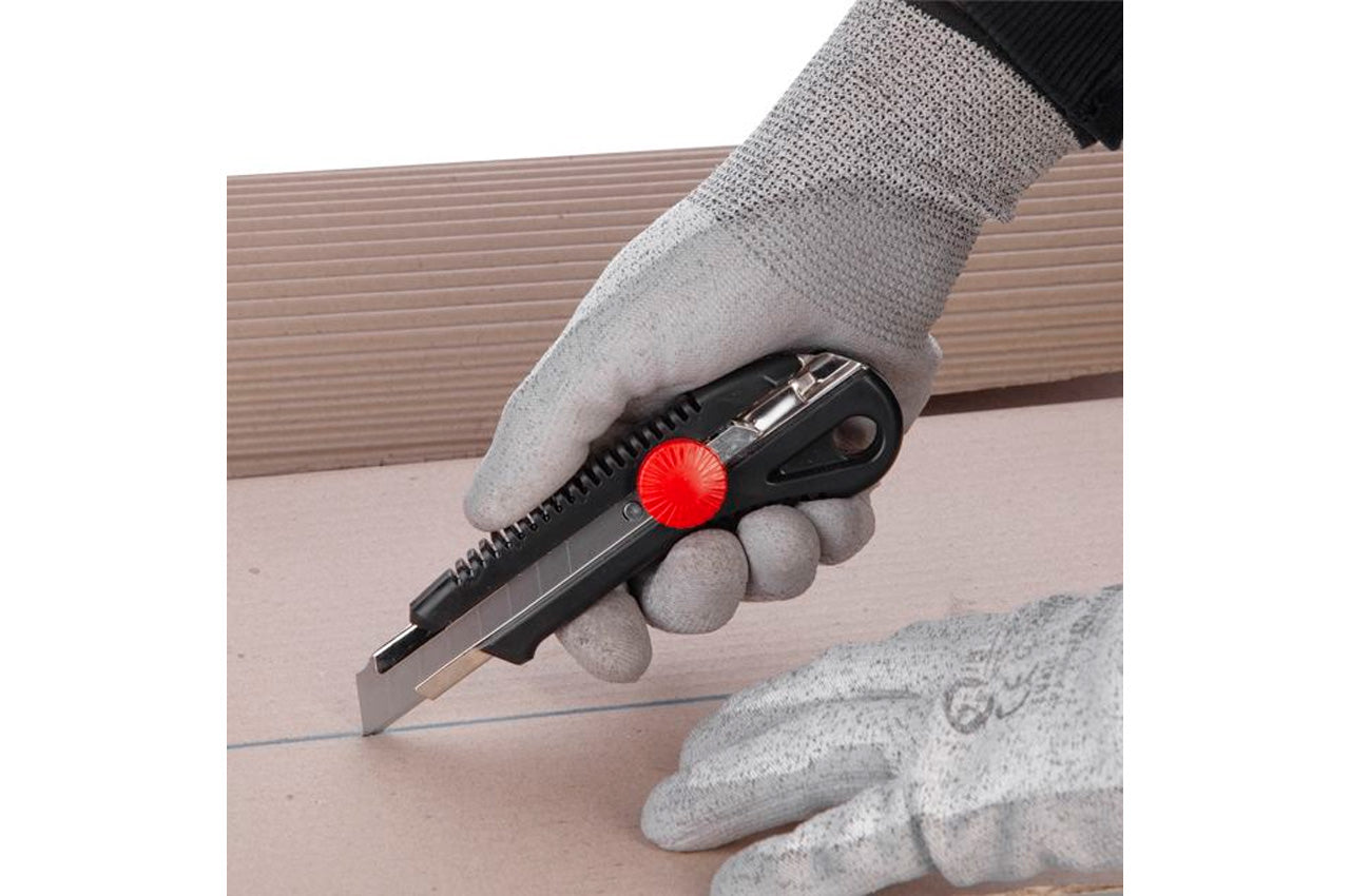 Нож Intertool - 18 мм винтовой