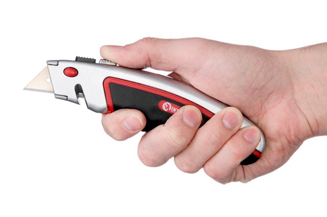 Нож Intertool - трапециевидный, металлический, прорезиненный