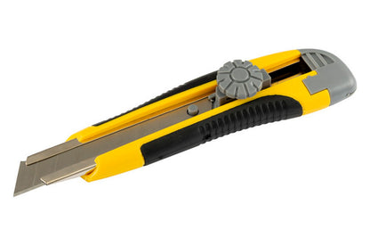 Нож Mastertool - 18 мм винтовой, прорезиненный + 2 лезвия 17-0118