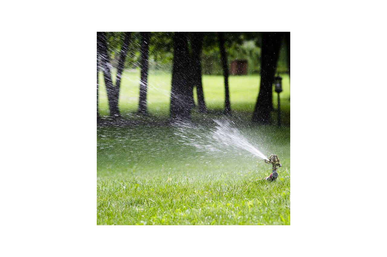 Дождеватель Intertool - пульсирующий METAL на костыле до 12 м