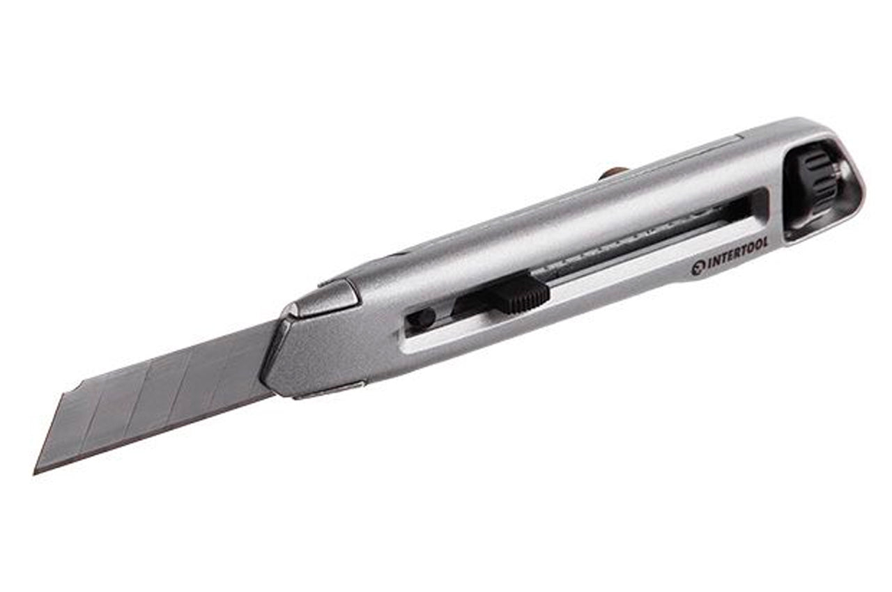 Нож Intertool - 18 мм двойной фиксатор, металлический