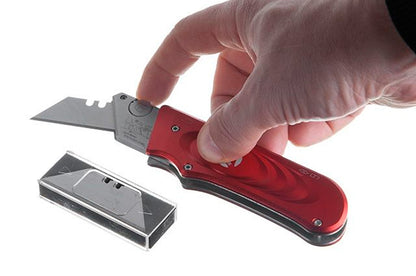 Нож Intertool - трапециевидный, металлический + 5 лезвий