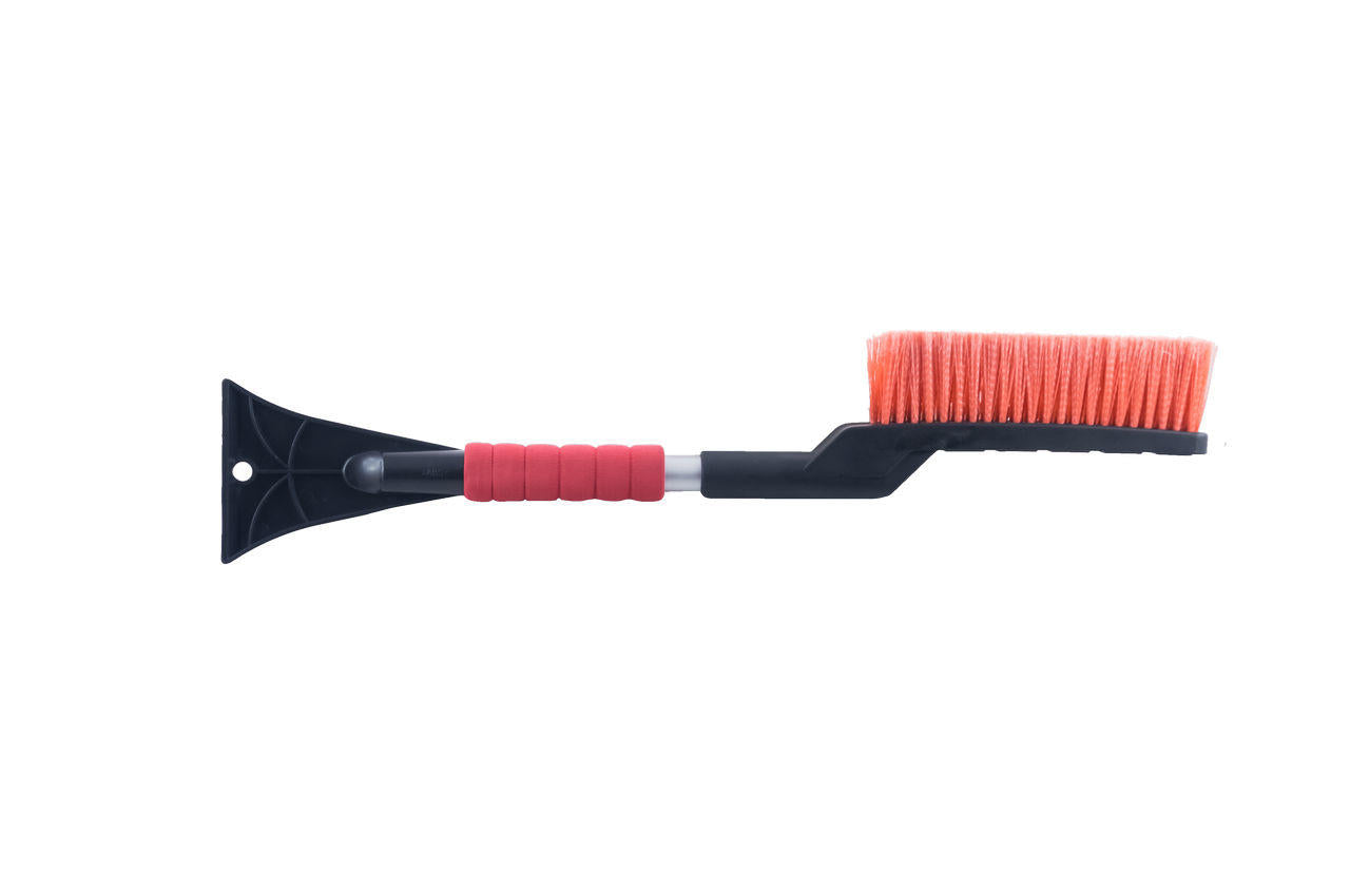 Щетка со скребком Intertool - 610 мм AT-0115