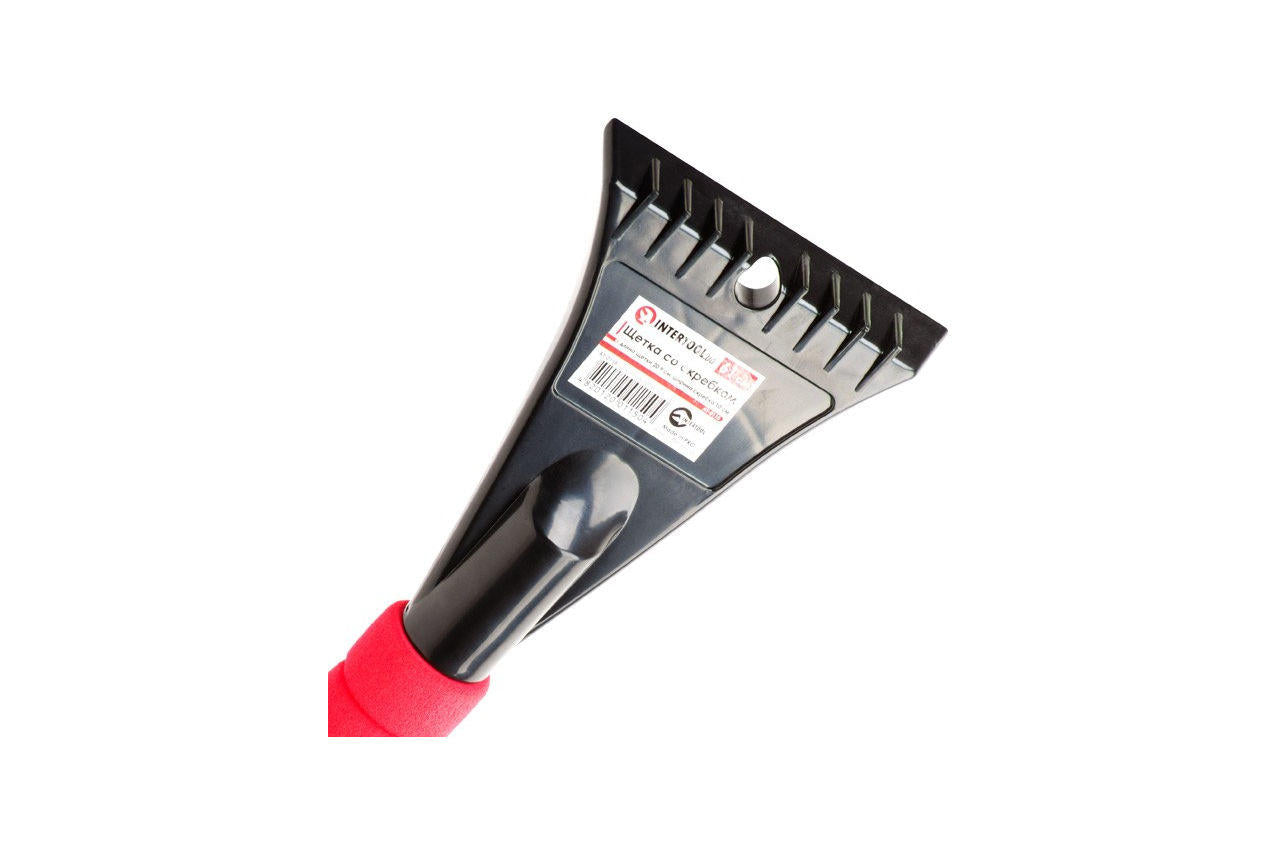 Щетка со скребком Intertool - 610 мм AT-0115