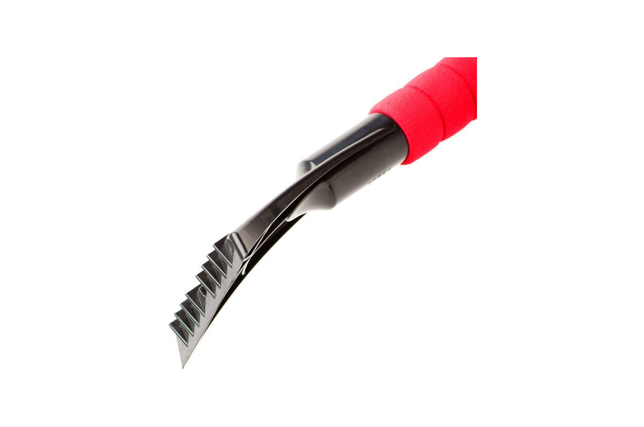 Щетка со скребком Intertool - 610 мм AT-0115