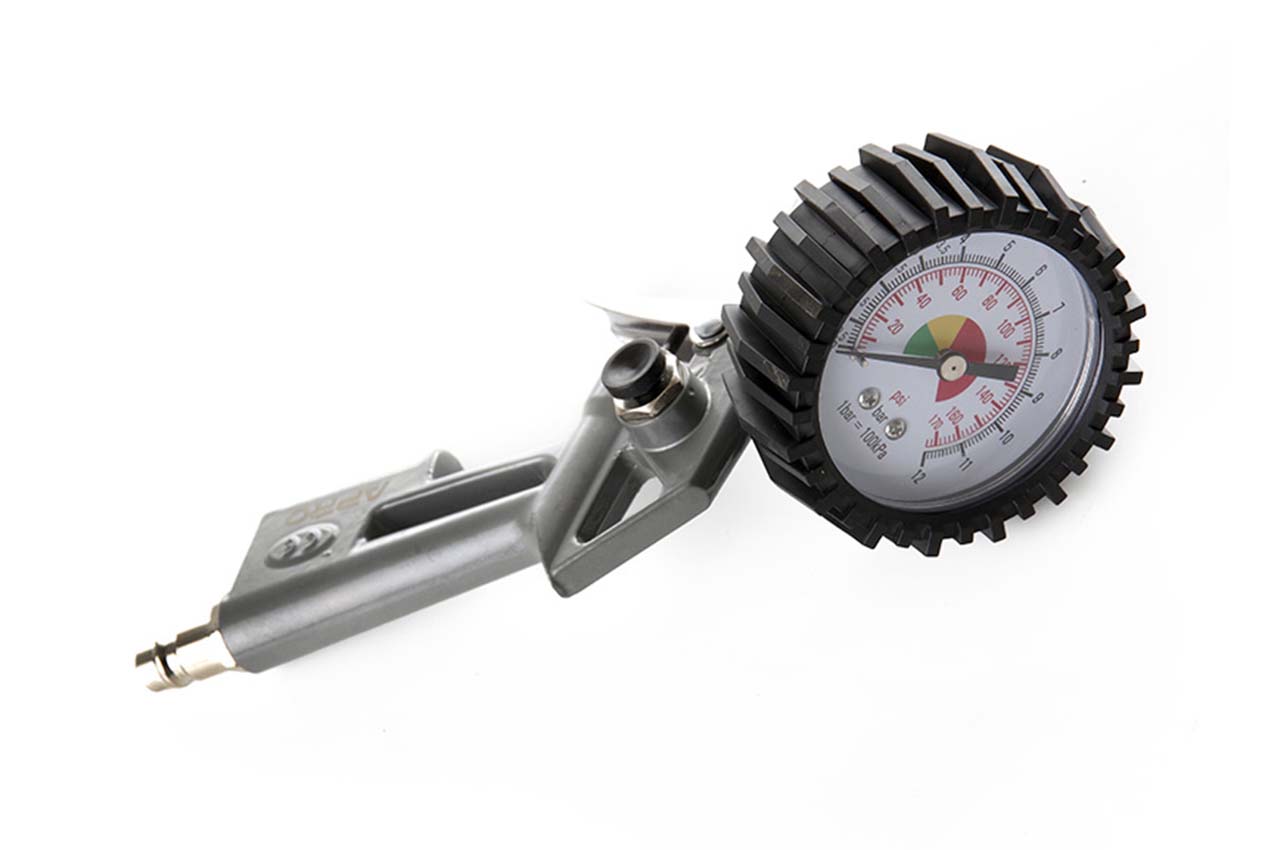 Пистолет пневматический для подкачки колес Apro - 12 бар гальван