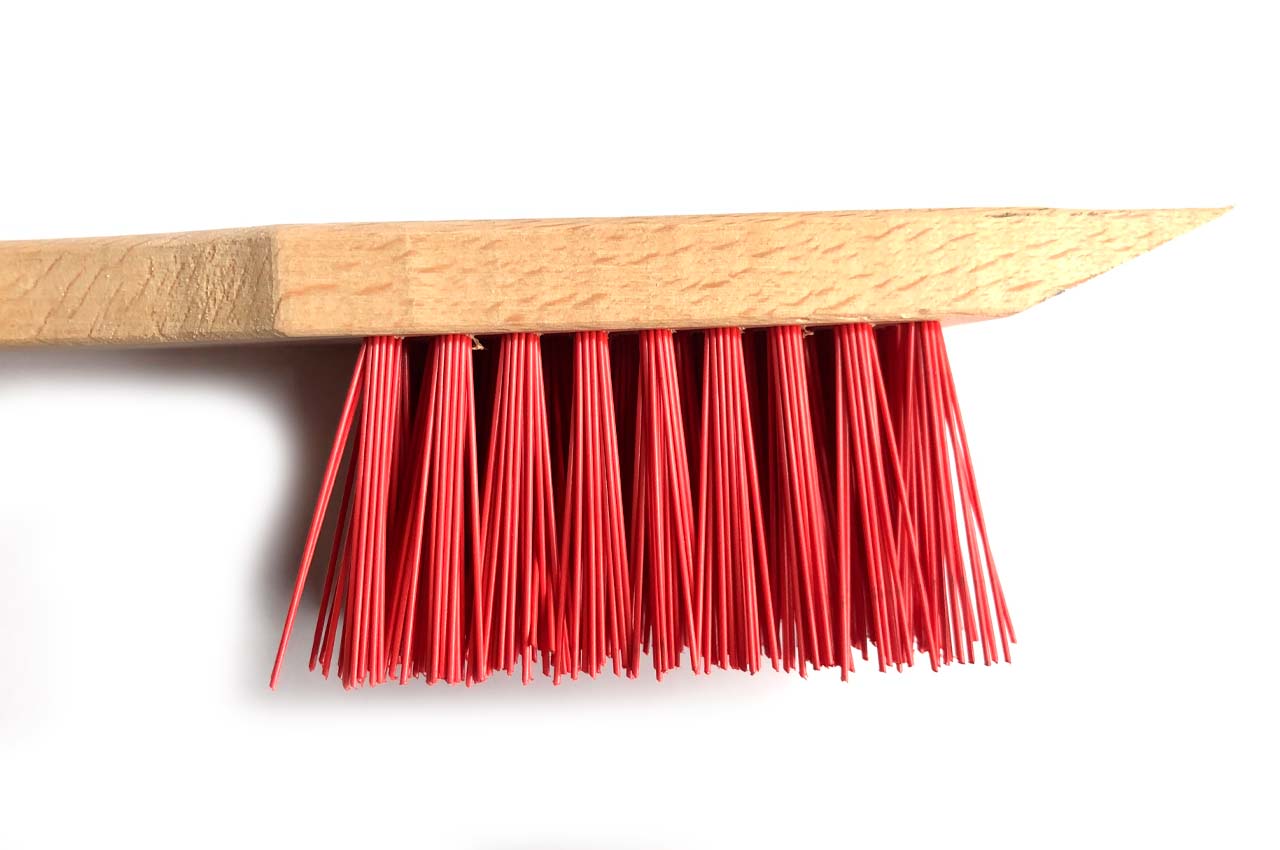 Щетка для чистки со скребком МайГал - 270мм