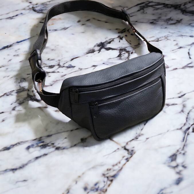 Кожаная качественная бананка мужская - женская сумка, черная сумка из кожи