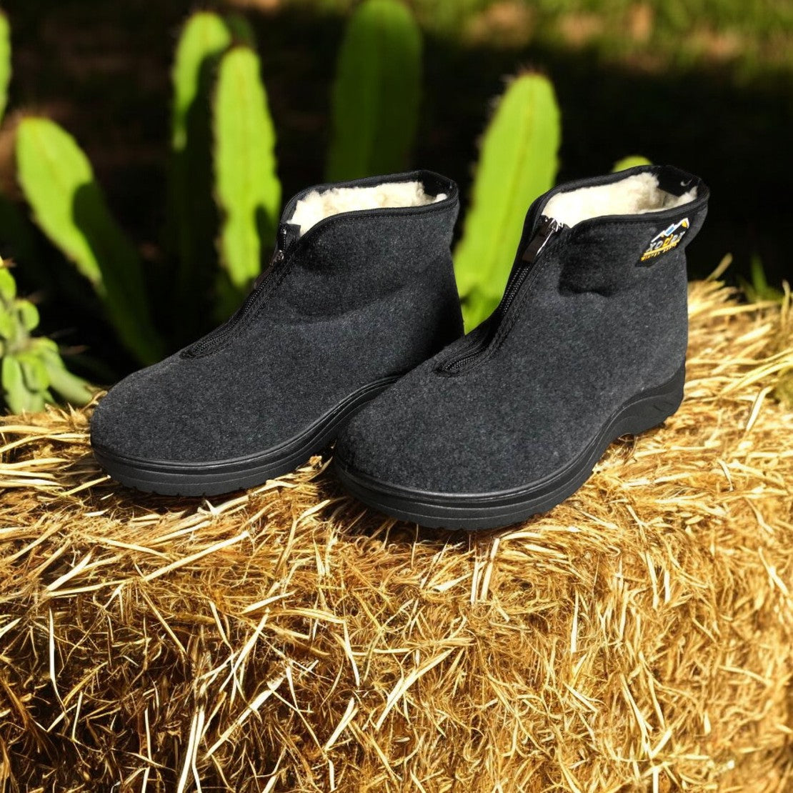 Черевики чоловічі утеплені на застібці 41 розмір, повстяні бурки, домашні чоловічі валянки. Колір: сірий