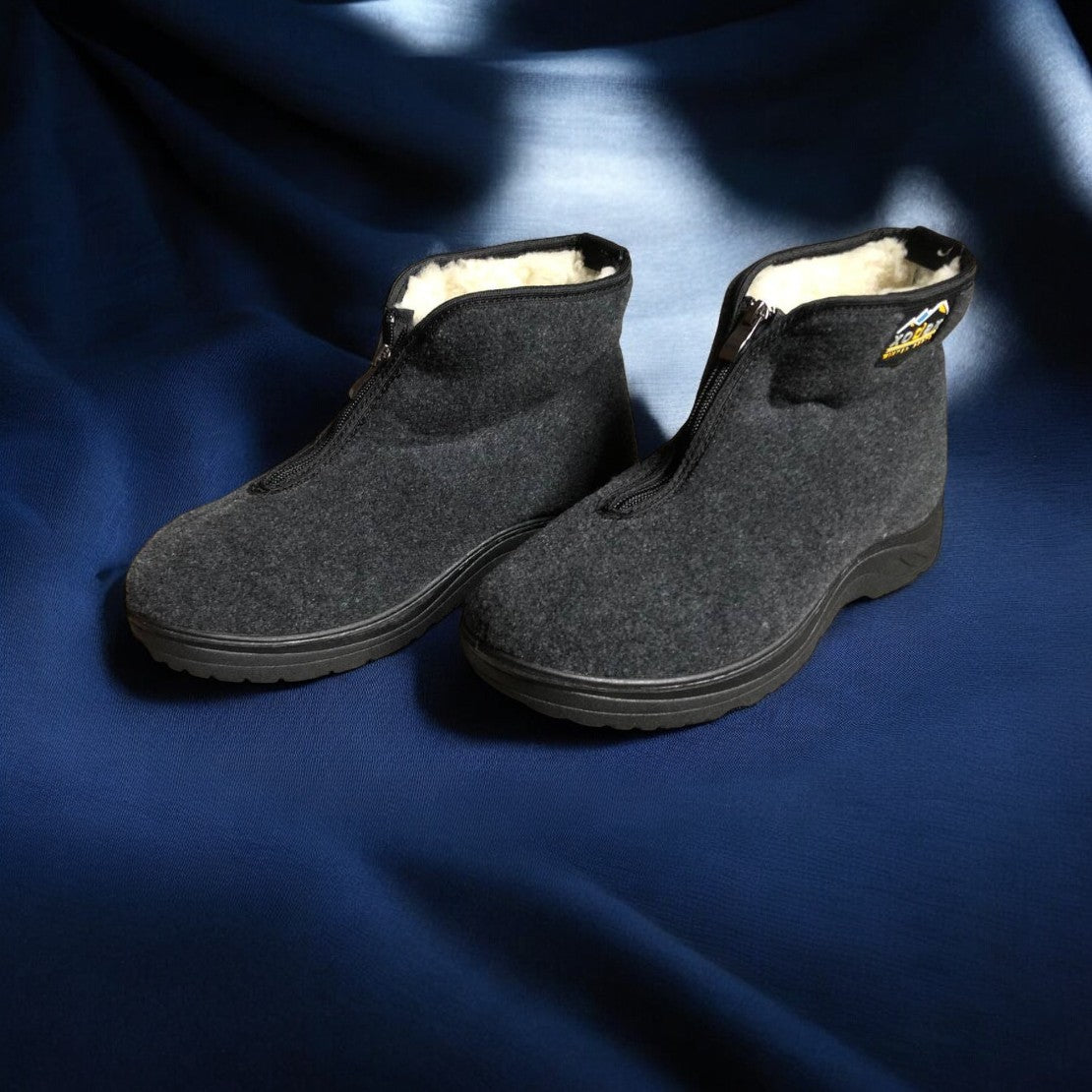 Черевики чоловічі утеплені на застібці 41 розмір, повстяні бурки, домашні чоловічі валянки. Колір: сірий