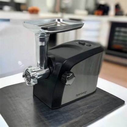 Электрическая мясорубка Rainberg RB-673 с соковыжималкой и шинковкой 9 насадок 3000W с реверсом