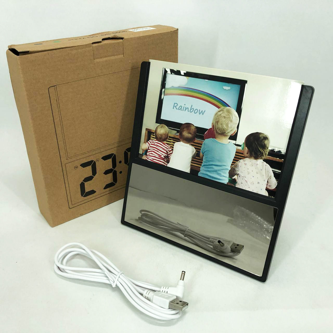 Электронные проводные настольные цифровые часы DS-6608 с фоторамкой, зелёная подсветка. Цвет: черный