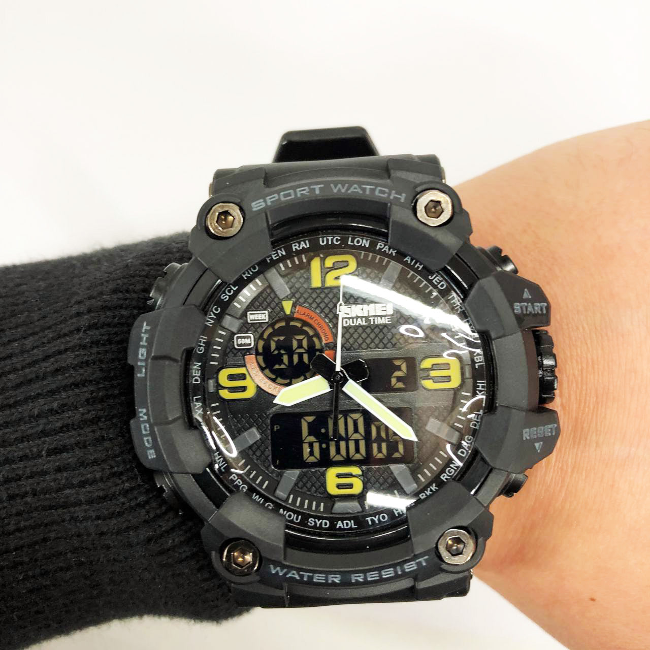 Часы наручные мужские SKMEI 1520BK BLACK, армейские часы противоударные. Цвет: черный