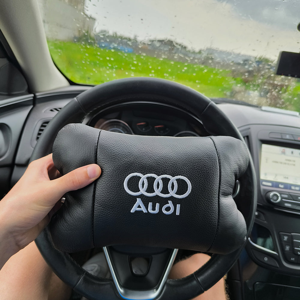 Набор автодушки 2шт на подголовник Audi / Ауди из натуральной кожи черная / Подголовник в машину