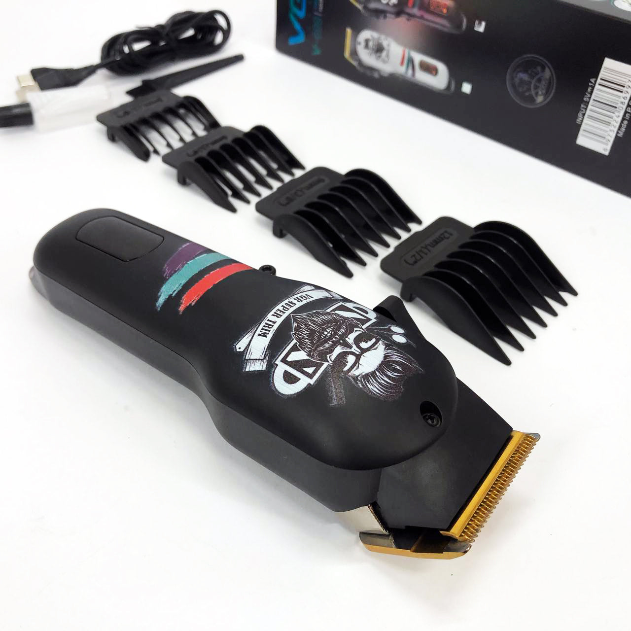 Машинка для стрижки волос и бороды профессиональная VGR V-699 с насадками и LED дисплеем. Цвет: черный