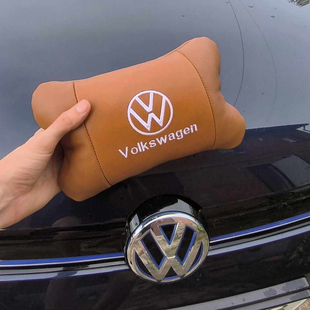 Набор подушек 2шт для автомобиля Volkswagen из натуральной коричневой кожи. Подушки на подголовник