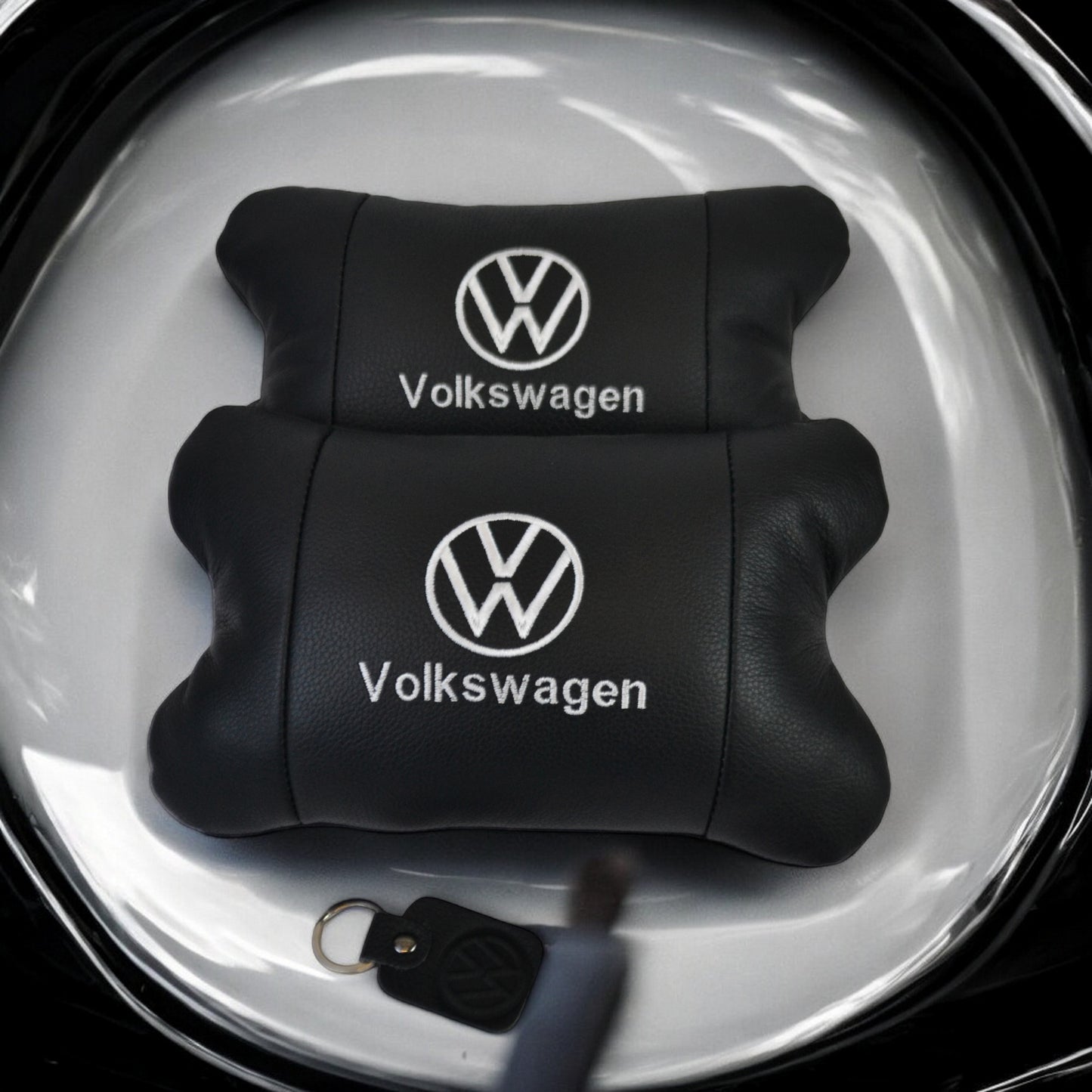Набор подушек 2шт в авто Volkswagen из натуральной кожи, на подголовник в машину, Автомобильная подушка