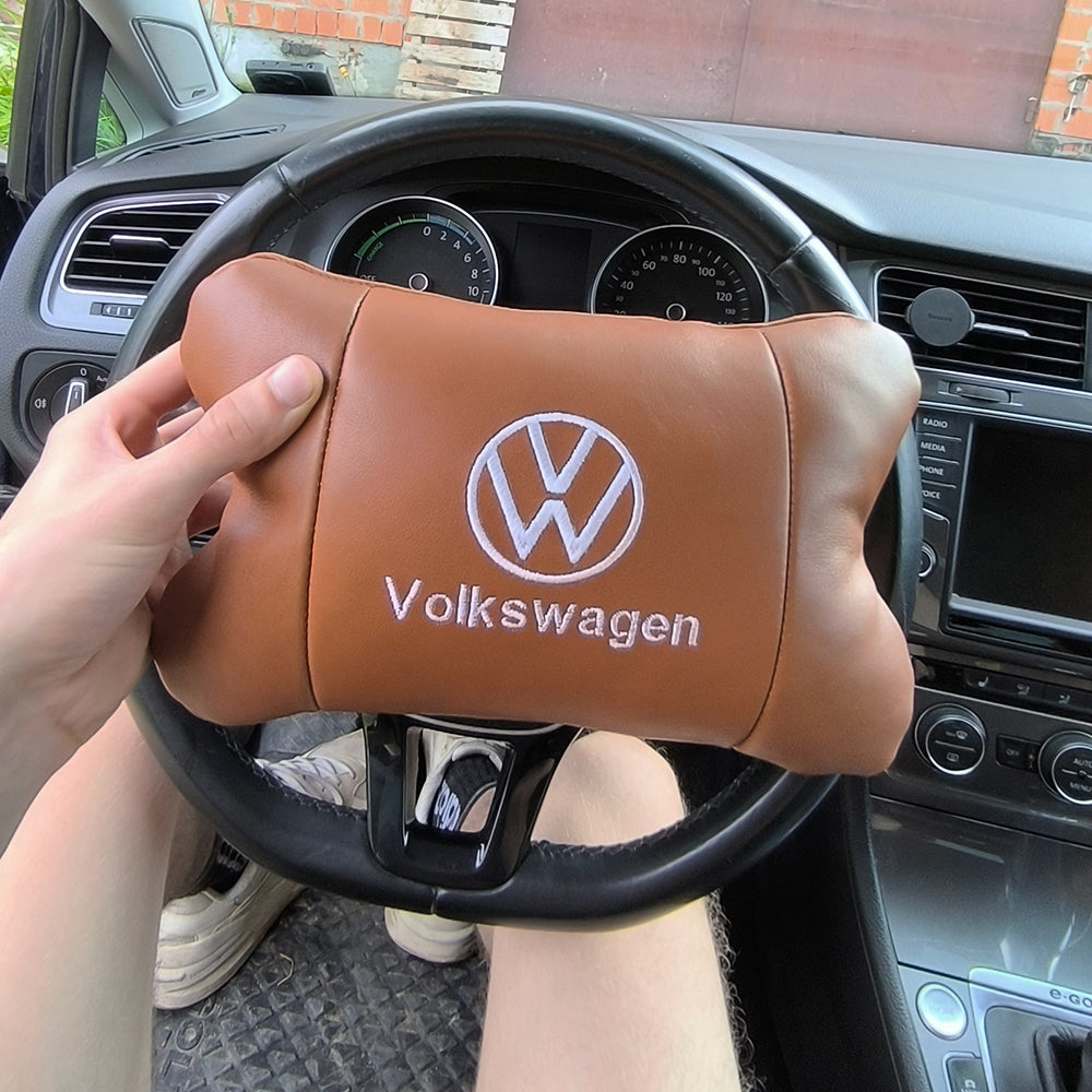 Набор подушек 2шт для автомобиля Volkswagen из натуральной коричневой кожи. Подушки на подголовник