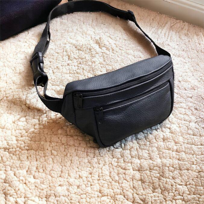 Кожаная качественная бананка мужская - женская сумка, черная сумка из кожи