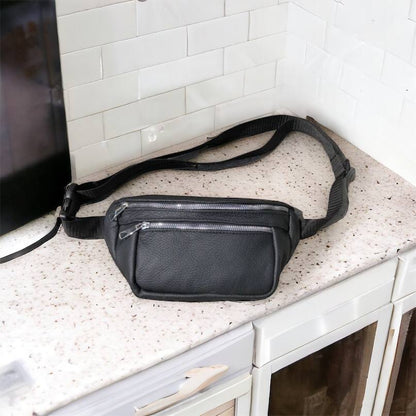 Бананка из натуральной кожи, сумка мужская-женская барсетка черная c серебряным замком