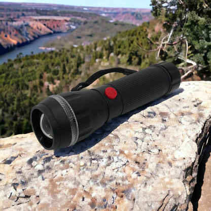 Ручний ліхтарик на батарейках (3хААА) з функцією зуму, кишеньковий міні ліхтар лід ліхтар переносний гарний