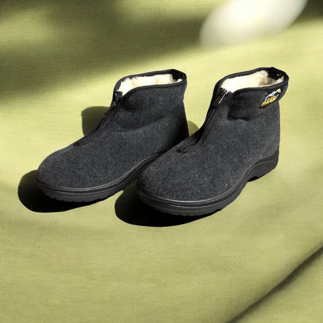 Черевики чоловічі утеплені на застібці 41 розмір, повстяні бурки, домашні чоловічі валянки. Колір: сірий