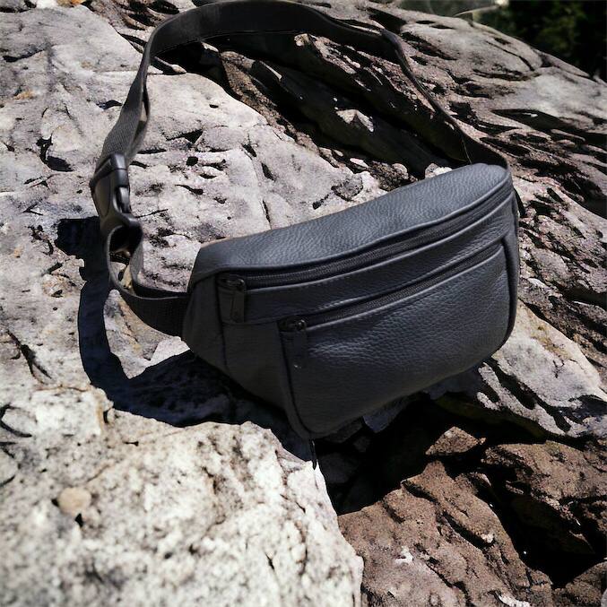 Кожаная качественная бананка мужская - женская сумка, черная сумка из кожи