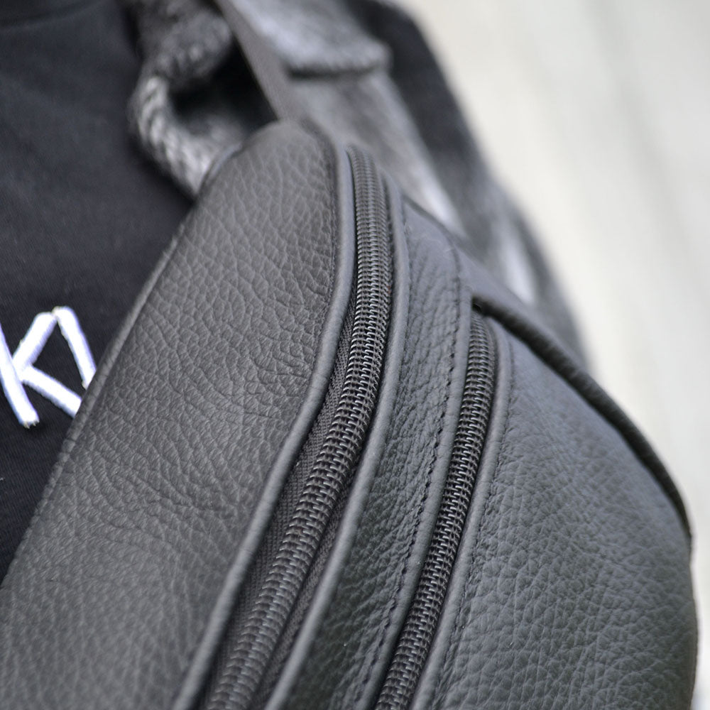 Комплект: кожаная бананка + тактический фонарь