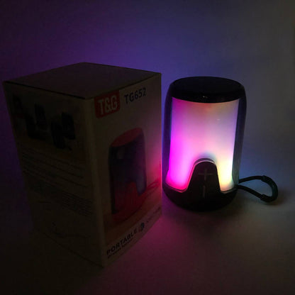 Портативная колонка TG652 5W с RGB подсветкой и ремешком, колонка с аккумулятором блютуз. Цвет: зеленый