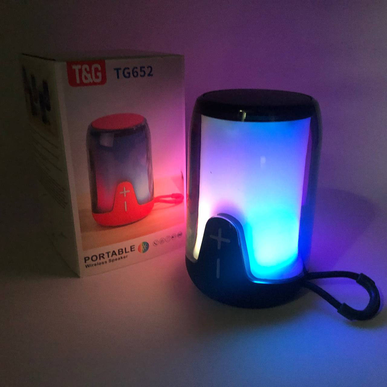 Портативная колонка TG652 5W с RGB подсветкой и ремешком, колонка с аккумулятором блютуз. Цвет: зеленый