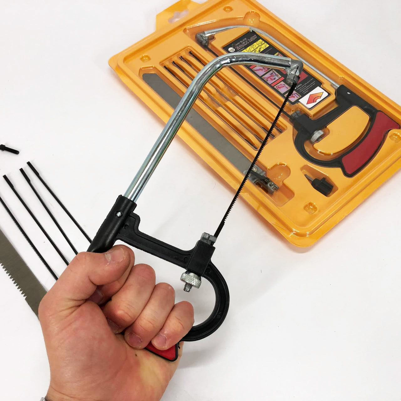 Ножовка по дереву HLV в наборе с пилками