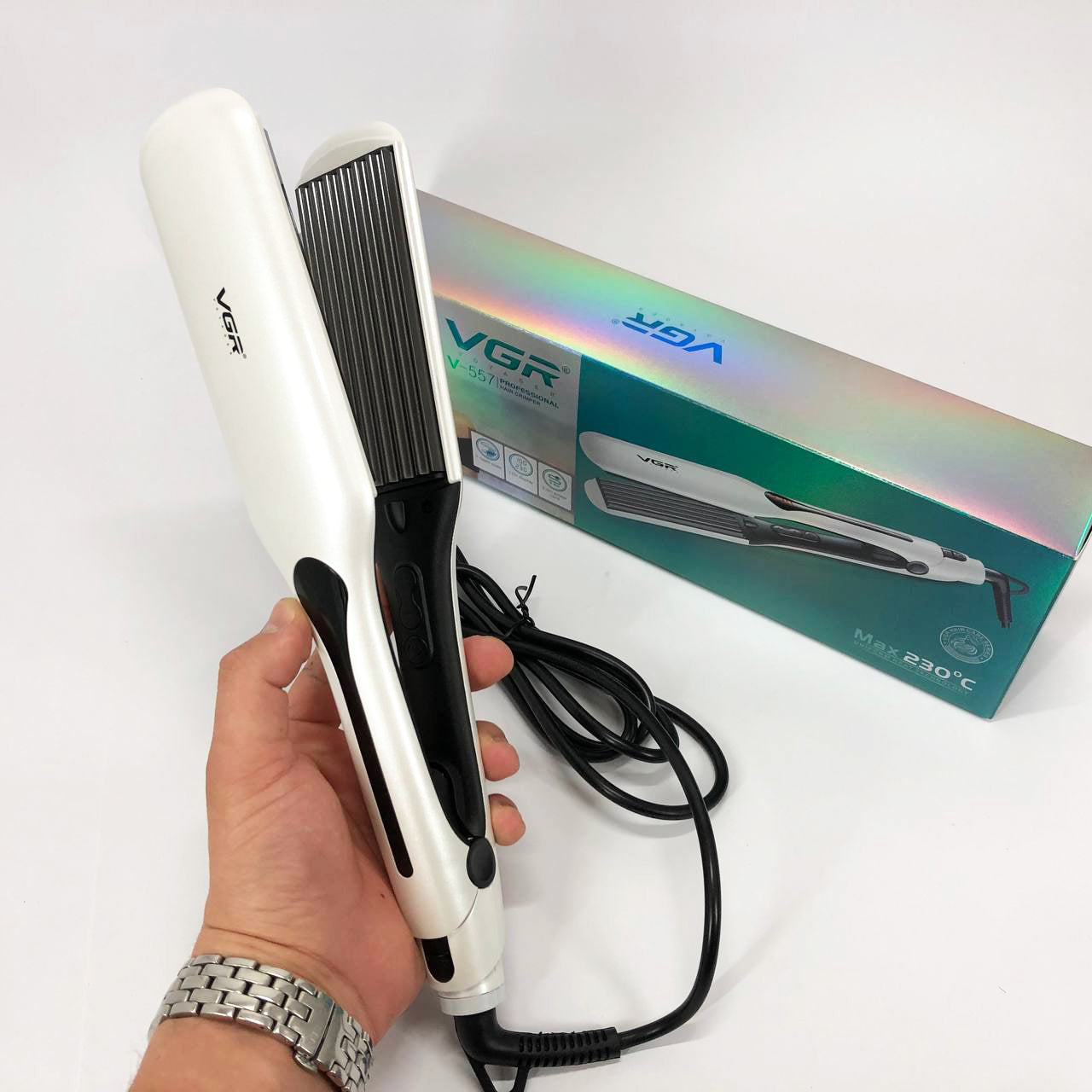 Широкая плойка гофре для прикорневого объема VGR V-557 70 Вт с дисплеем и 14 температурными режимами