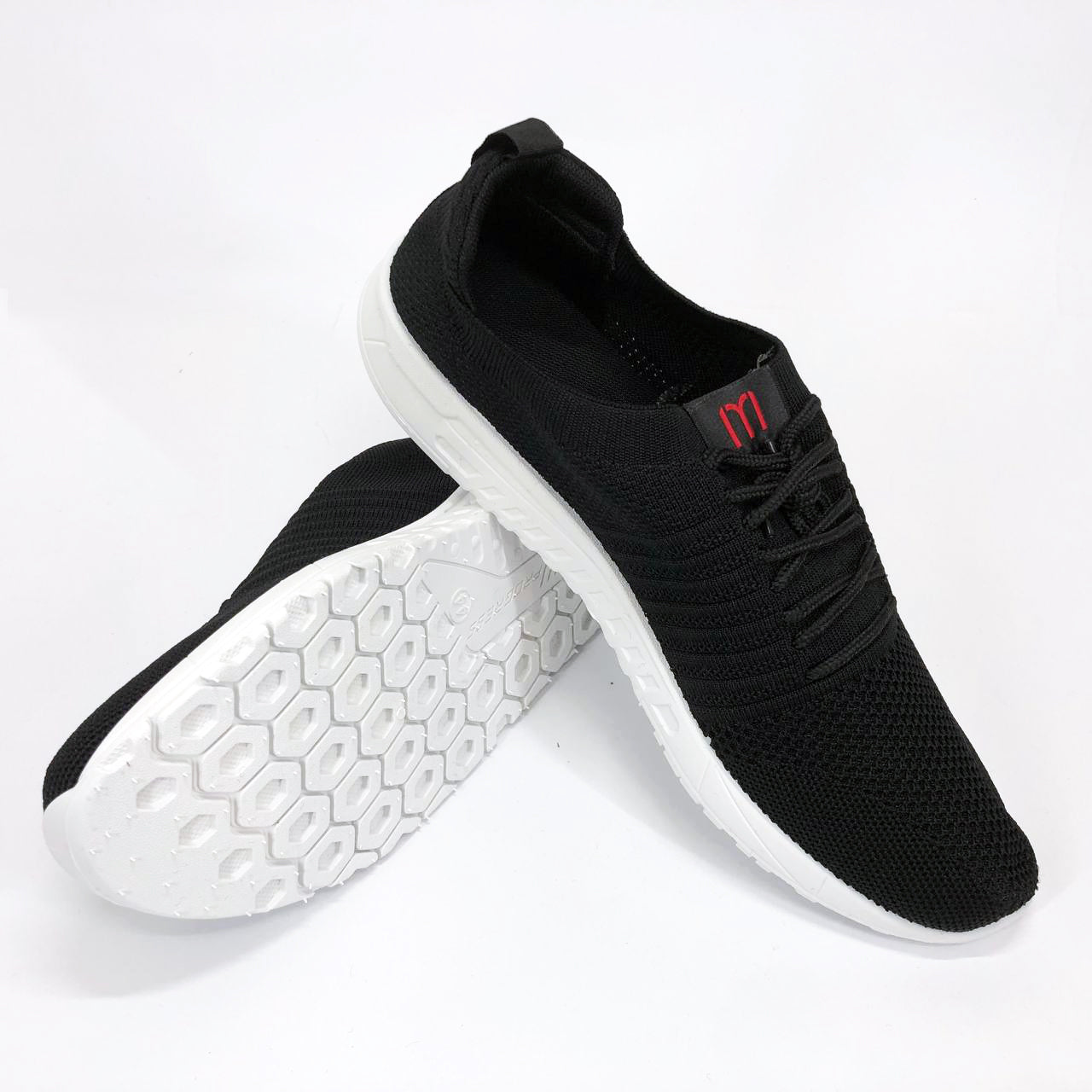 Кроссовки летние. Размер 41. Цвет: черный