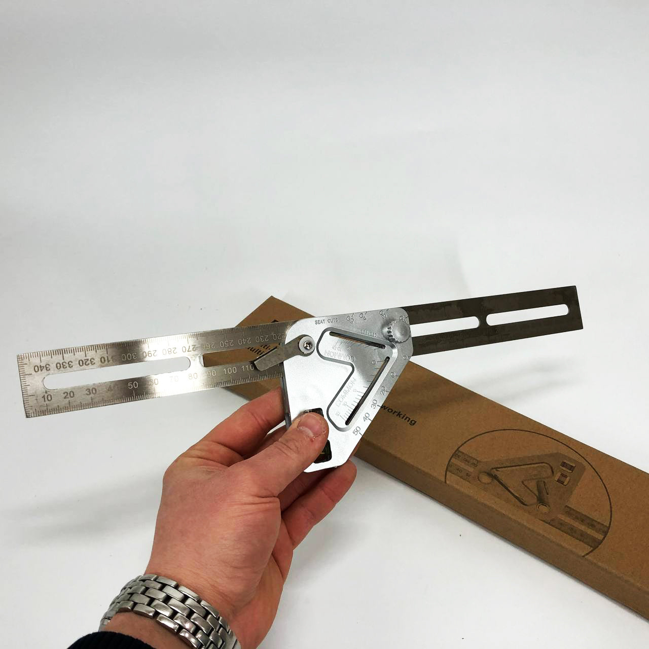 Метрический угольник для столяров TV One качественный