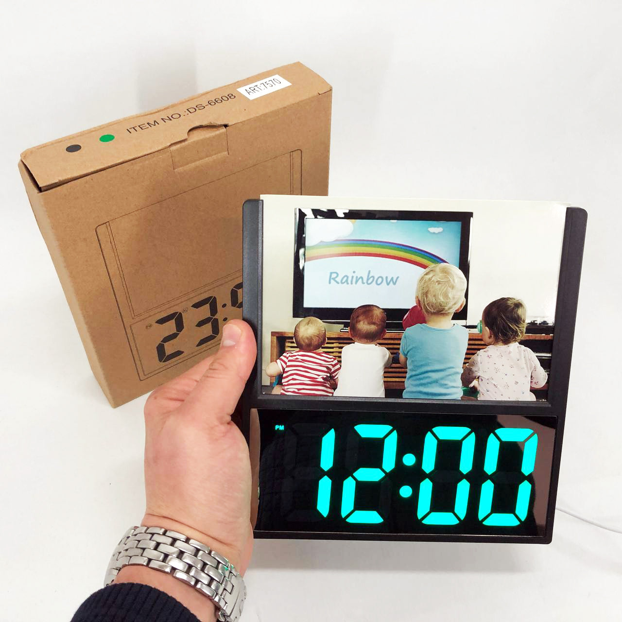 Электронные проводные настольные цифровые часы DS-6608 с фоторамкой, зелёная подсветка. Цвет: черный