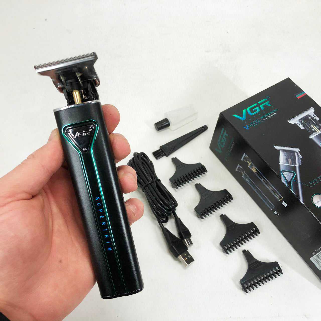 Профессиональная аккумуляторная машинка для стрижки волос VGR V-009 триммер для бороды и усов