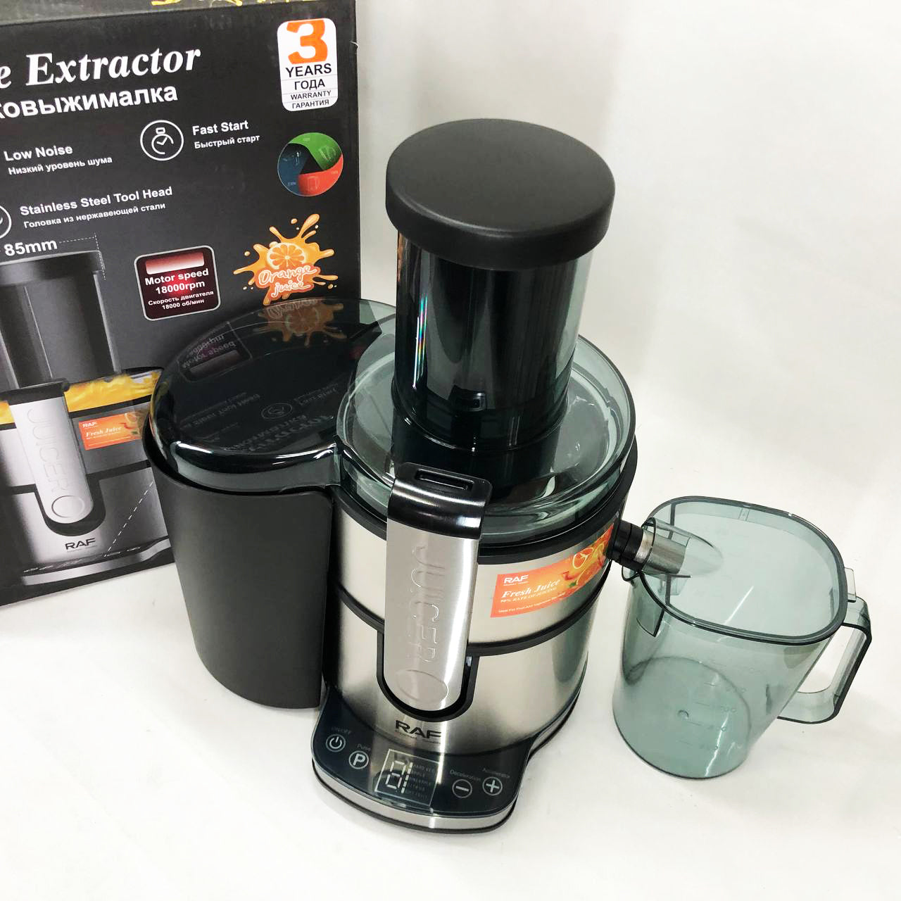 Электрическая соковыжималка RAF R.2700 для цитрусовых, фруктов и овощей с емкостью для сока 1.1 л 800 Вт