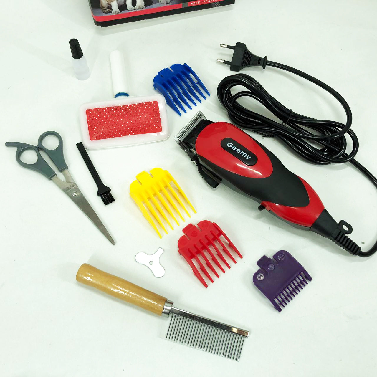 Машинка Gemei GM-1023 для стрижки животных с 4 насадками для любого типа шерсти + ножницы и расческа-гребешок