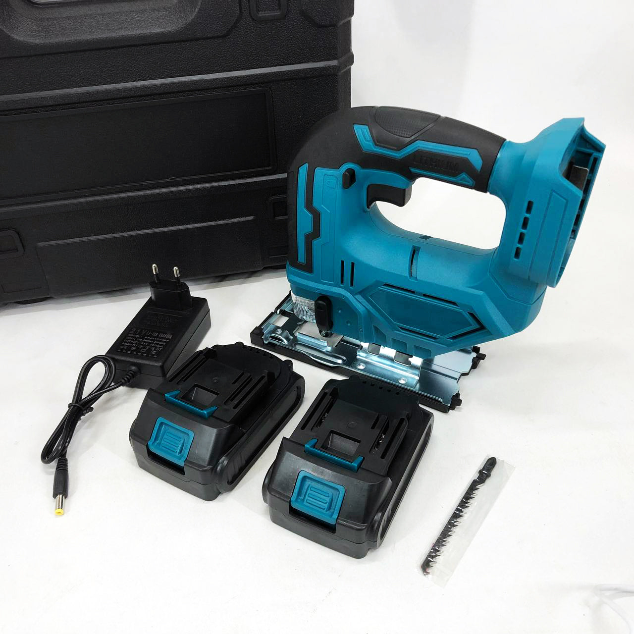 Аккумуляторный бесщеточный лобзик 24V с 2 АКБ в пластиковом кейсе с регулировкой скорости и угла наклона