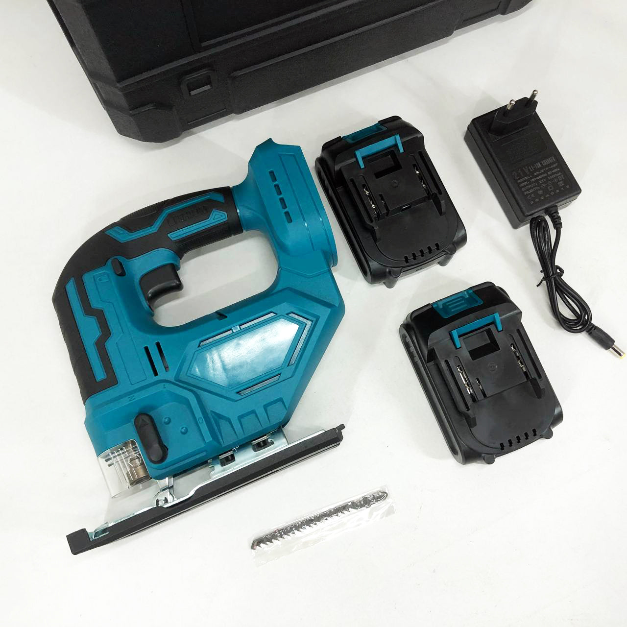 Аккумуляторный бесщеточный лобзик 24V с 2 АКБ в пластиковом кейсе с регулировкой скорости и угла наклона