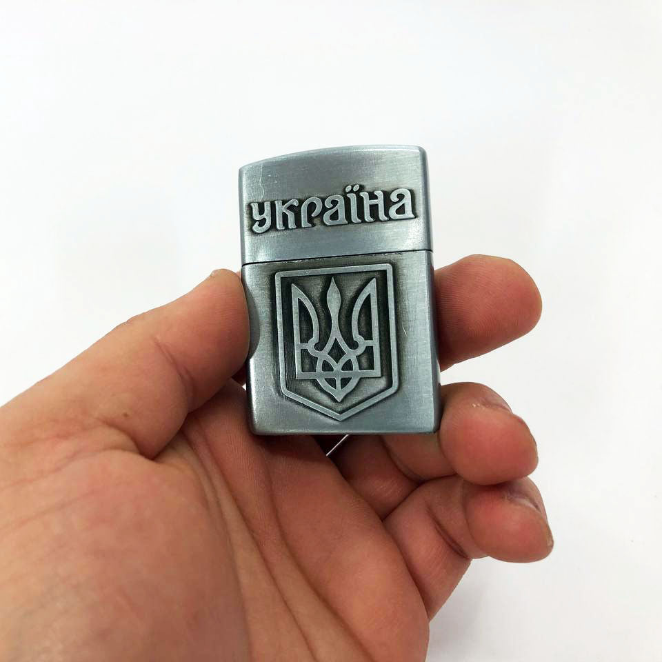 Зажигалка кремниевая патриотическая Украина 4550. Цвет: серебряный
