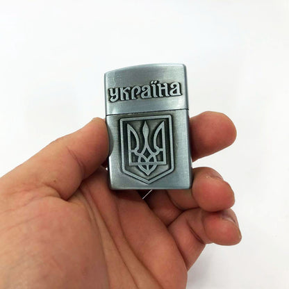Зажигалка кремниевая патриотическая Украина 4550. Цвет: серебряный