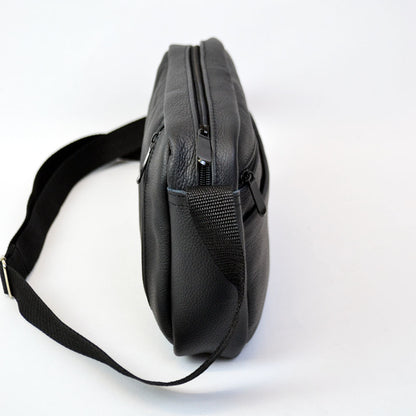 Стильна чоловіча сумка-месенджер із натуральної шкіри флотар, чорного кольору, чоловічі сумки через плече