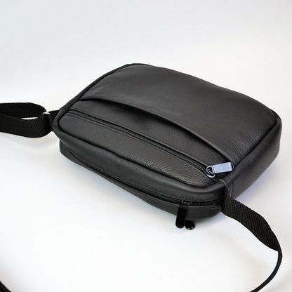 Стильна чоловіча сумка-месенджер із натуральної шкіри флотар, чорного кольору, чоловічі сумки через плече