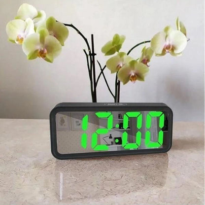 Часы настольные DT-6508 с будильником и USB зарядкой с зеленой подсветкой, лед часы настольные